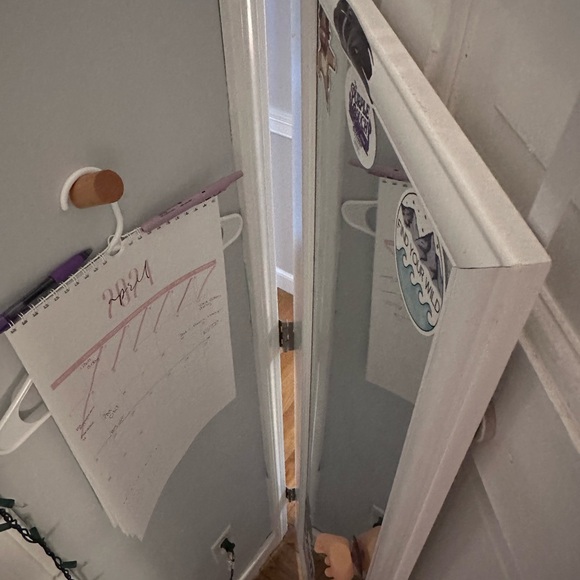 Mirror - Picture 4 of 4